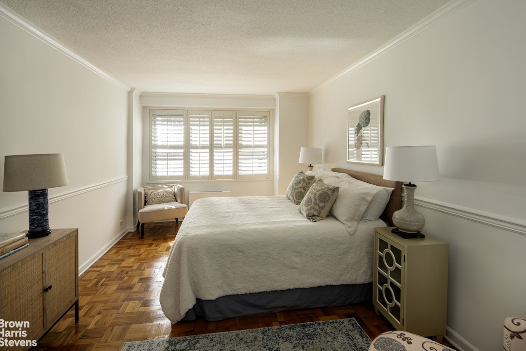 300 East 40th Street #20K, Murray Hill, Manhattan, NY 10016 - Property photo 4 of 7