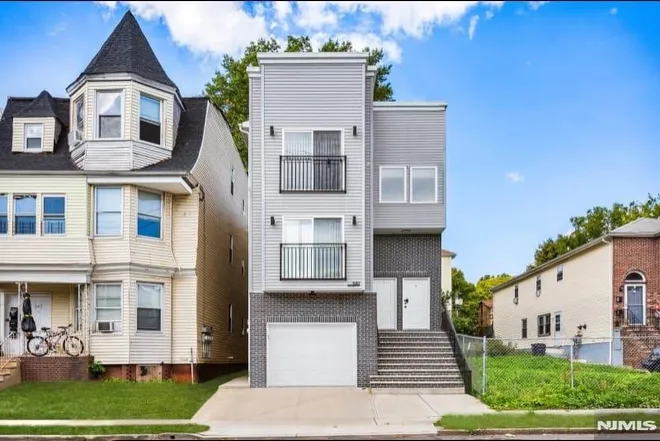 581 Bergen, Newark, NJ 07108
