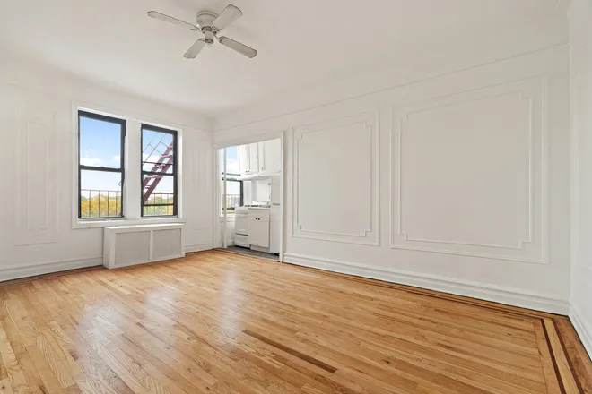 44-14 NEWTOWN Road #5G, Astoria, NY 11103