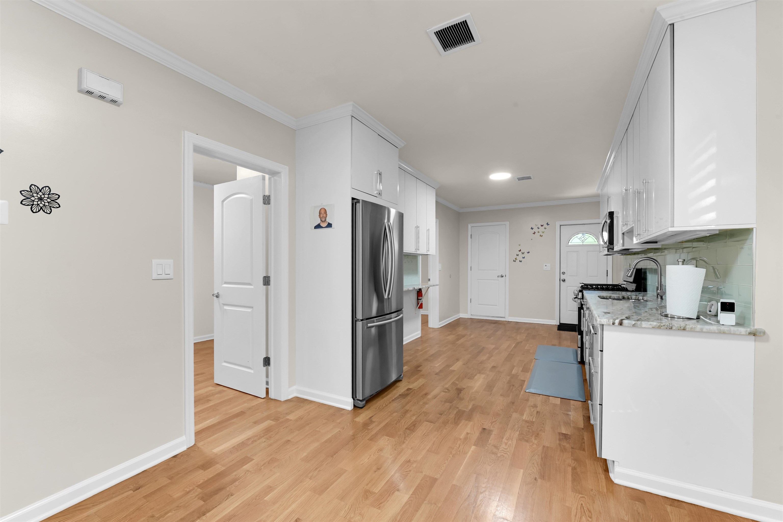 1208 67th Street, North Bergen Township, North Bergen, NJ 07047-3701 - Property photo 4 of 32