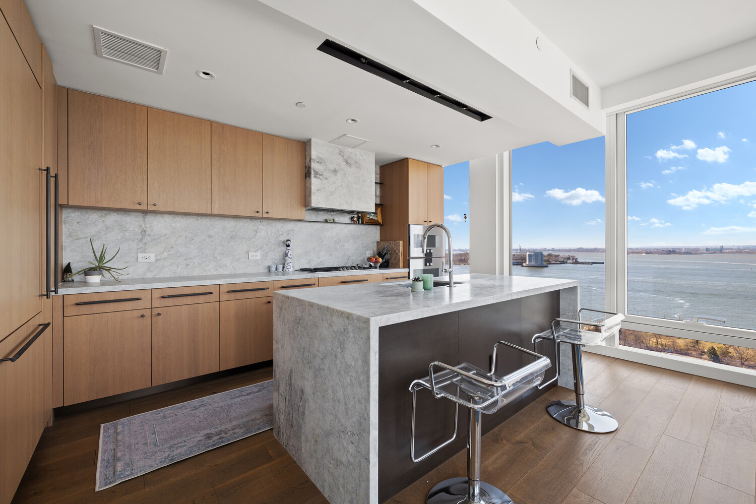 50 BRIDGE PARK Drive #16B, Brooklyn Heights, Brooklyn, NY 11201 - Property photo 4 of 18
