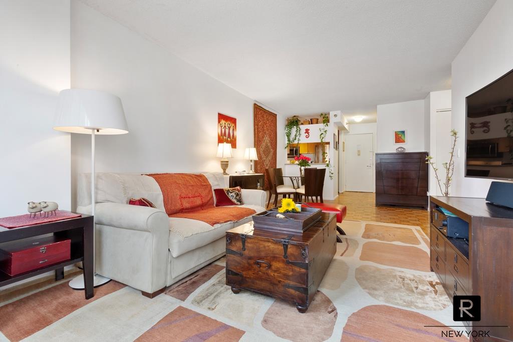 4-74 48th Avenue #8-F, Long Island City, Queens, NY 11109 - Property photo 3 of 11