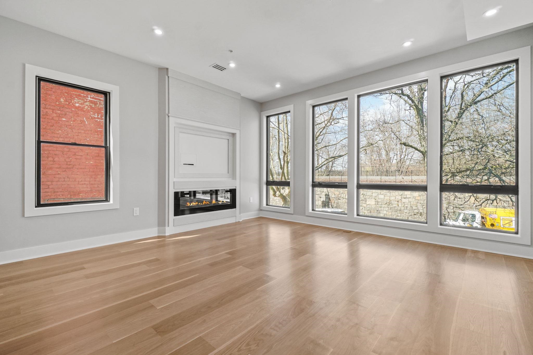 160 CENTRAL Avenue, Jersey City, JC Heights, NJ 07307 - Property photo 4 of 31