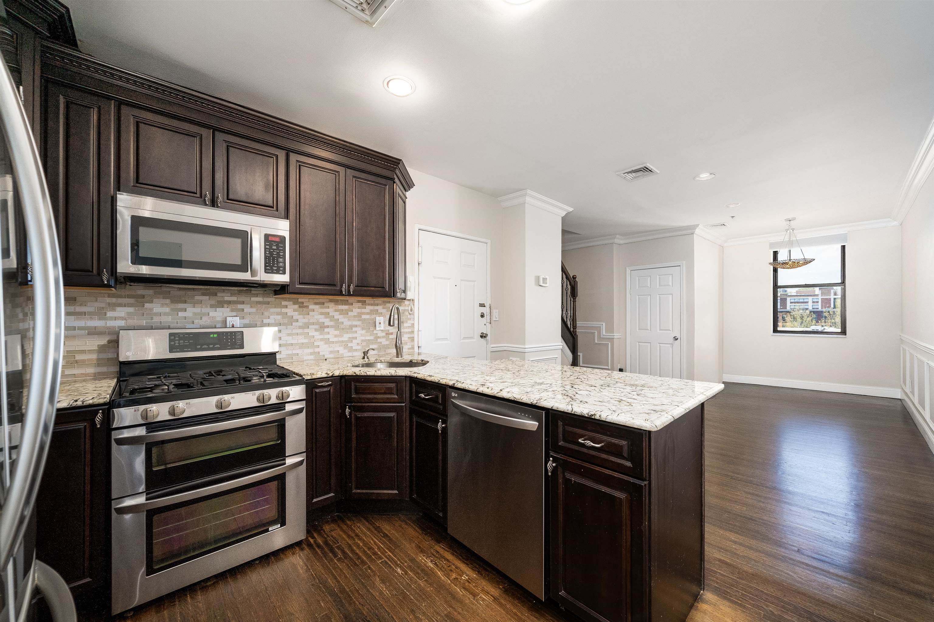 814 WILLOW Avenue, Hoboken City, Hoboken, NJ 07030 - Property photo 2 of 19