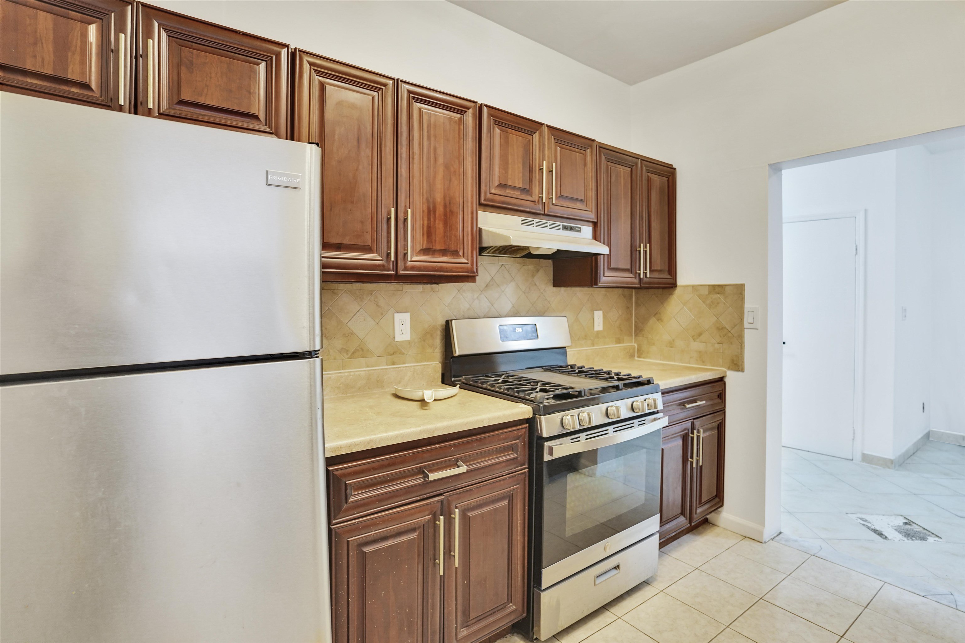 101 73rd Street, North Bergen Township, North Bergen, NJ 07047 - Property photo 5 of 9