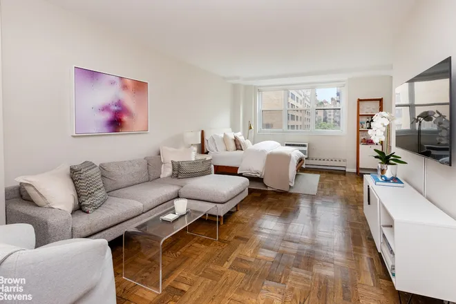 63 East 9th Street #8B, New York, NY 10003