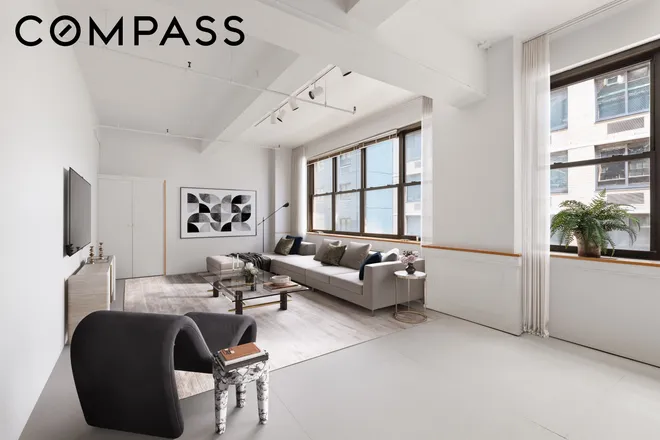335 West 38th Street #4, New York, NY 10018