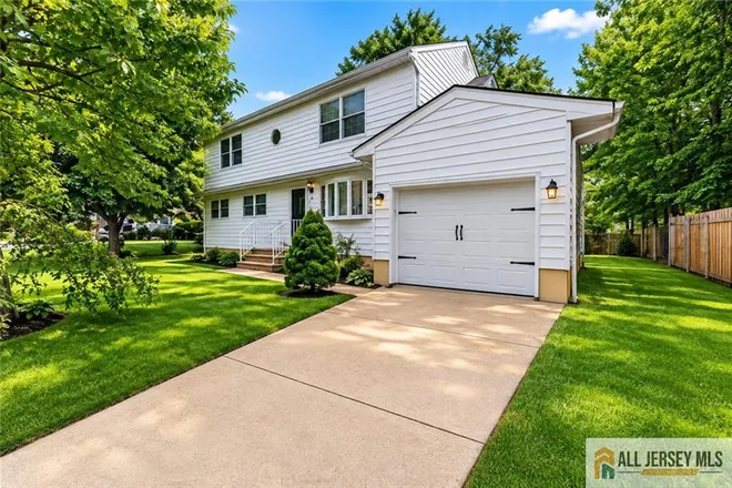 20 Thompson Avenue, Woodbridge Township, NJ 08863