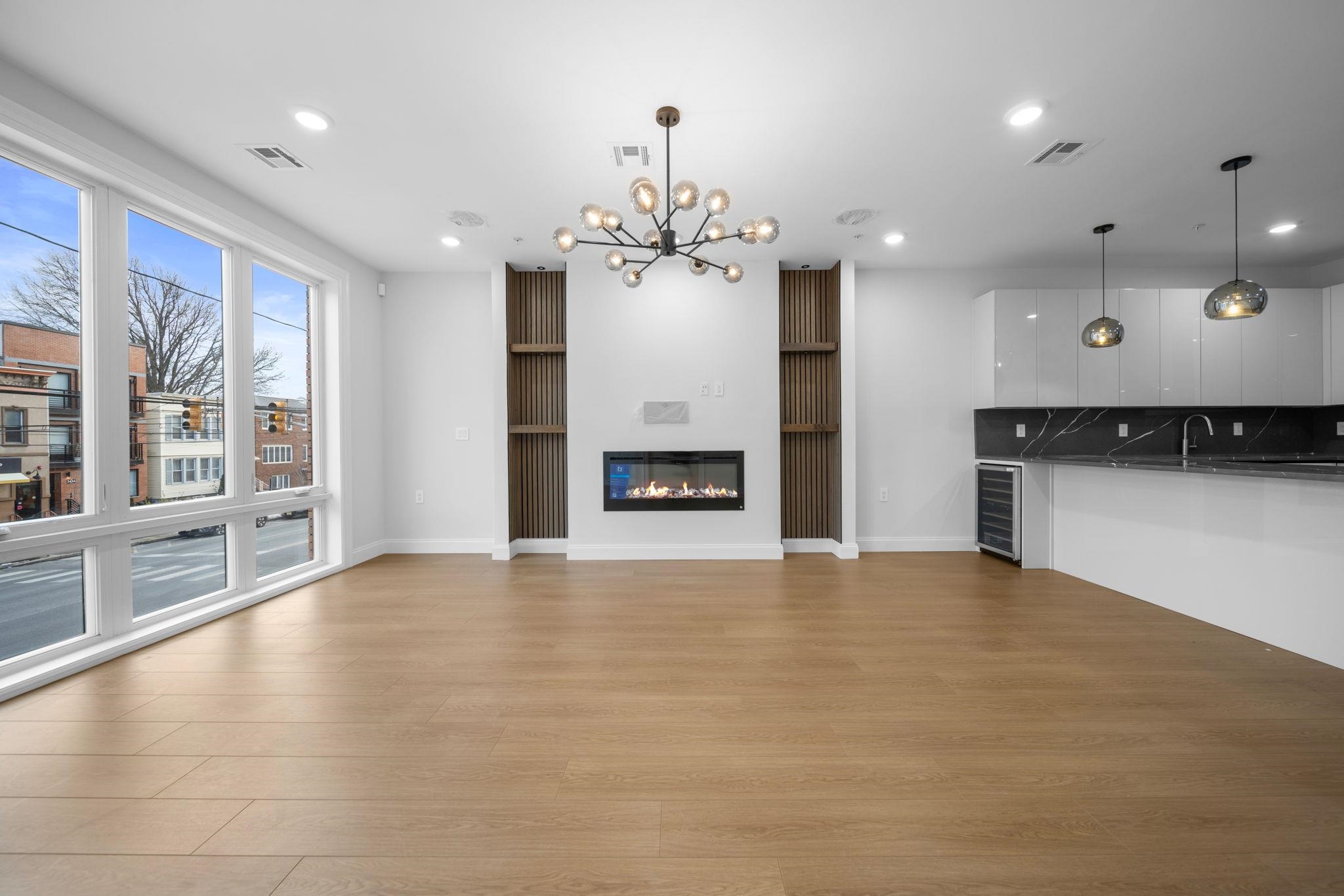 3447 JOHN F KENNEDY Boulevard, Jersey City, JC Heights, NJ 07307 - Property photo 3 of 22
