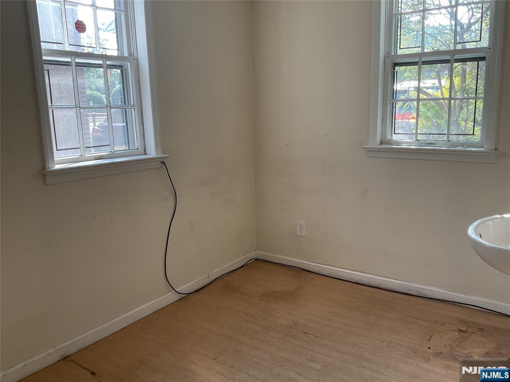 751 Teaneck #7, Teaneck Township, Teaneck, NJ 07666 - Property photo 3 of 7