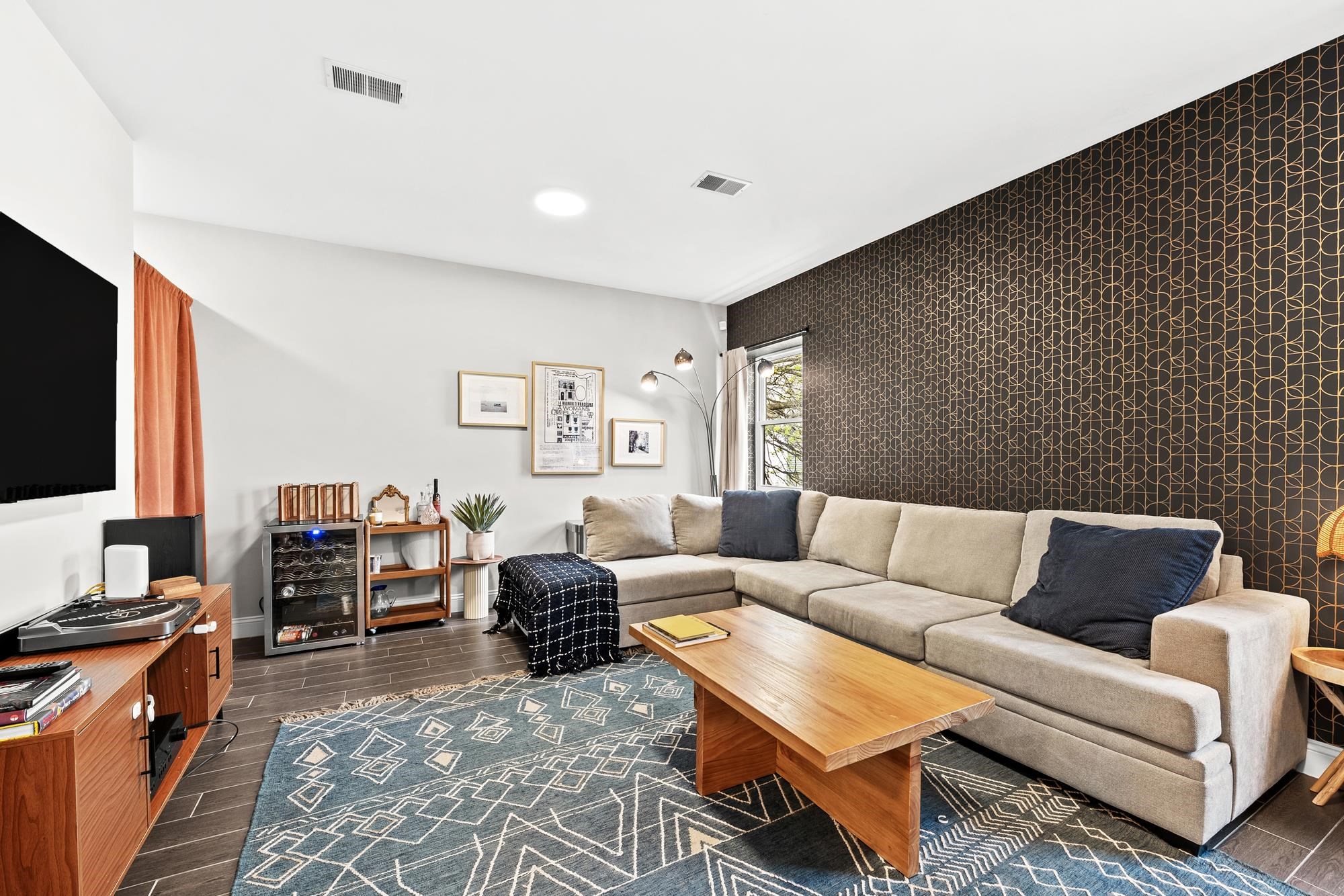 173 HALLADAY Street, Jersey City, JC Bergen Lafayette, NJ 07304 - Property photo 3 of 36