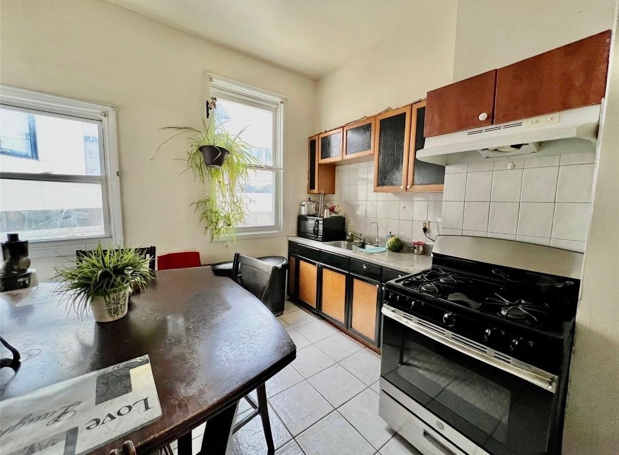 2808 PALISADE Avenue, Weehawken Township, Weehawken, NJ 07086 - Property photo 5 of 6