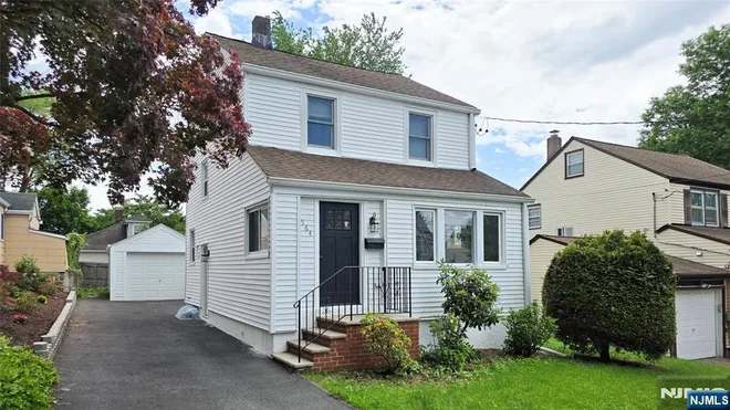 564 Maple, Teaneck, NJ 07666