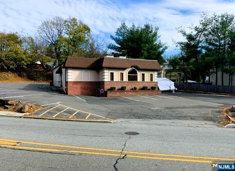 223 New, Woodland Park Borough, Woodland Park, NJ 07424 - Property photo 2 of 7