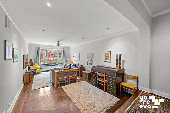 155 West 20th Street #4G, New York, NY 10011