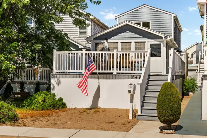 2-49 Hillside Avenue, Breezy Point, NY 11697