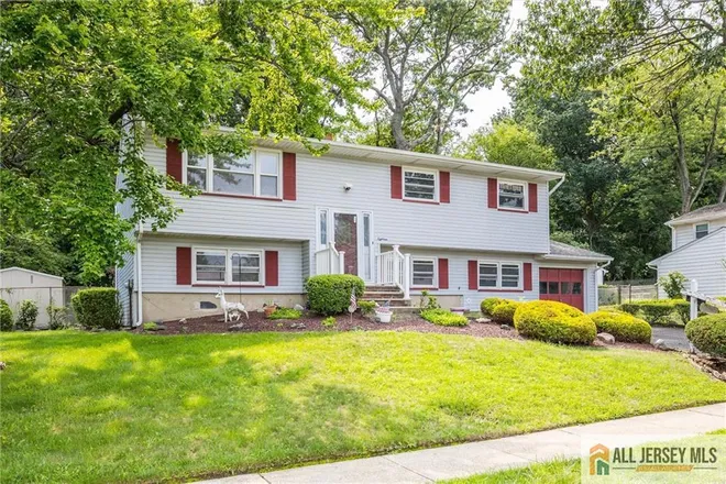 18 Kierst Street, Suco Dev Co Inc Sec 02a, NJ 08859