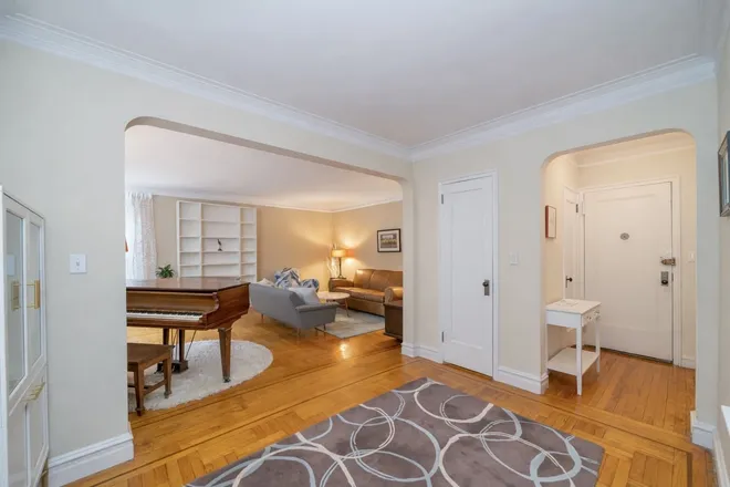 720 Fort Washington Avenue #3F, New York, NY 10040