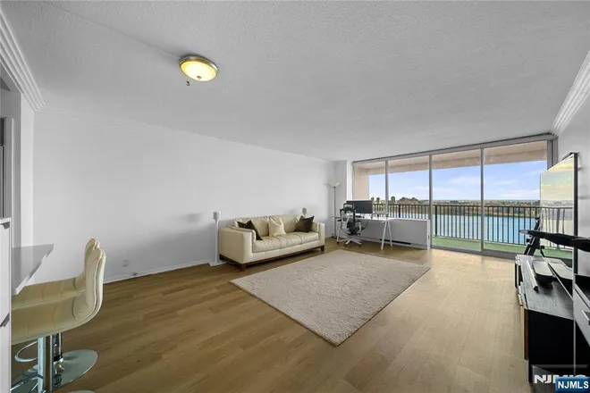 6 Horizon #1605, Fort Lee, NJ 07024