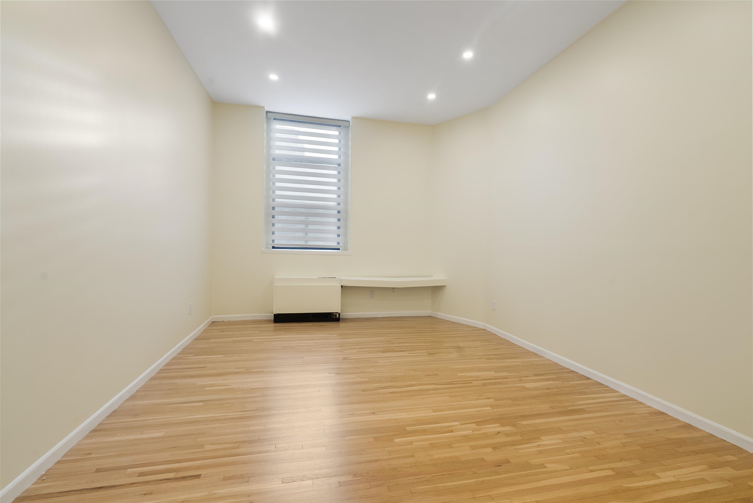 464 CENTRAL Avenue, Jersey City, JC Heights, NJ 07307 - Property photo 5 of 35