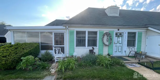 157 Pelham Lane #D, Mutual 05 Bldg 157-a-4 South, NJ 08831