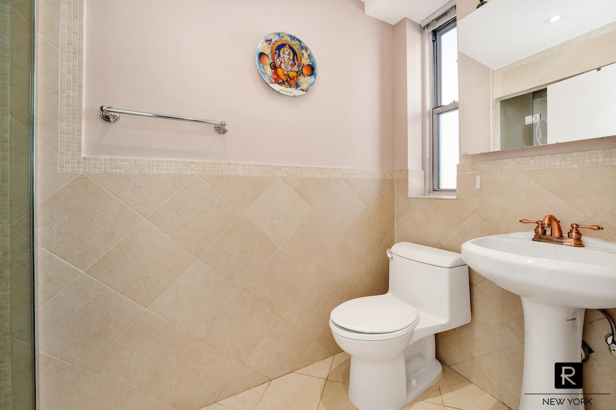 251 West 98th Street #9-C, Upper West Side, Manhattan, NY 10025 - Property photo 3 of 17