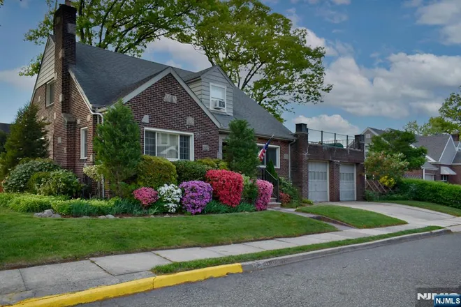 585 Monroe, Ridgefield, NJ 07657