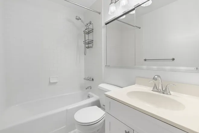 310 East 46th Street #18G, New York, NY 10017