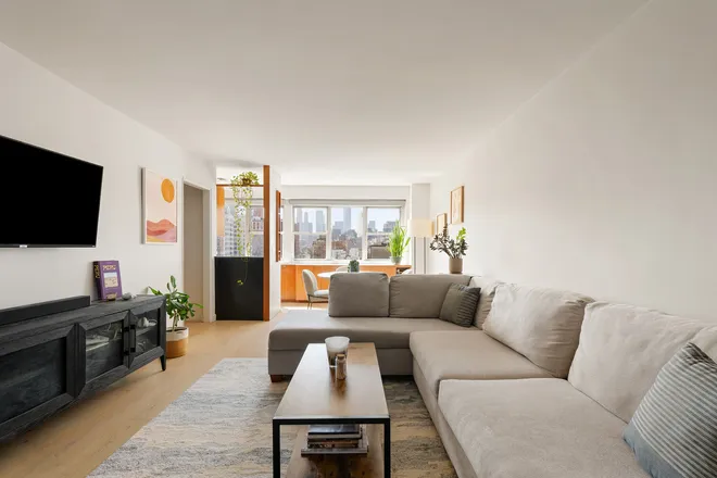 69 West 9th Street #11K, New York, NY 10011