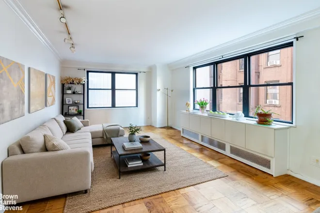 330 3rd Avenue #4B, New York, NY 10010