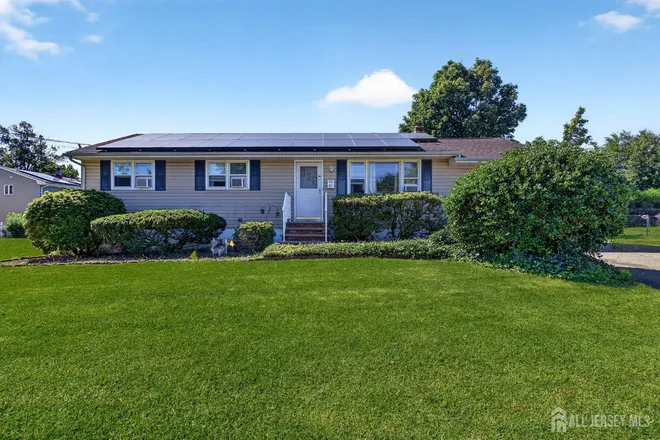 51 Woodrow Avenue, New Market Park, NJ 08854