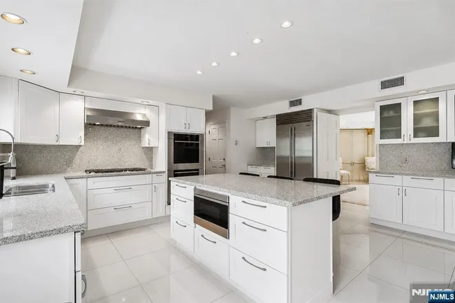 66 Adams, Cresskill, NJ 07626