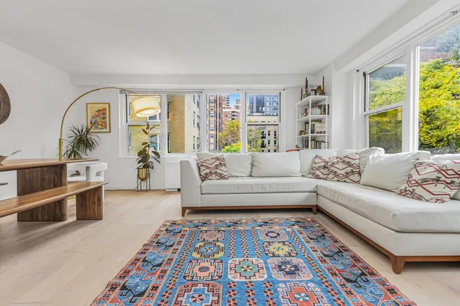 305 East 24th Street #4-P, New York, NY 10010