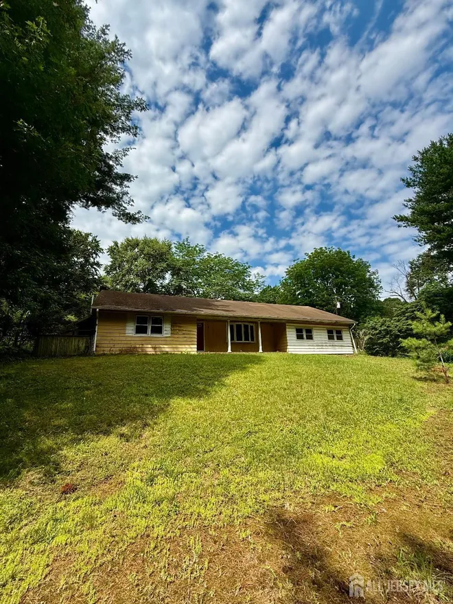 150 Karrville Road, Township/Mansfield, NJ 07865