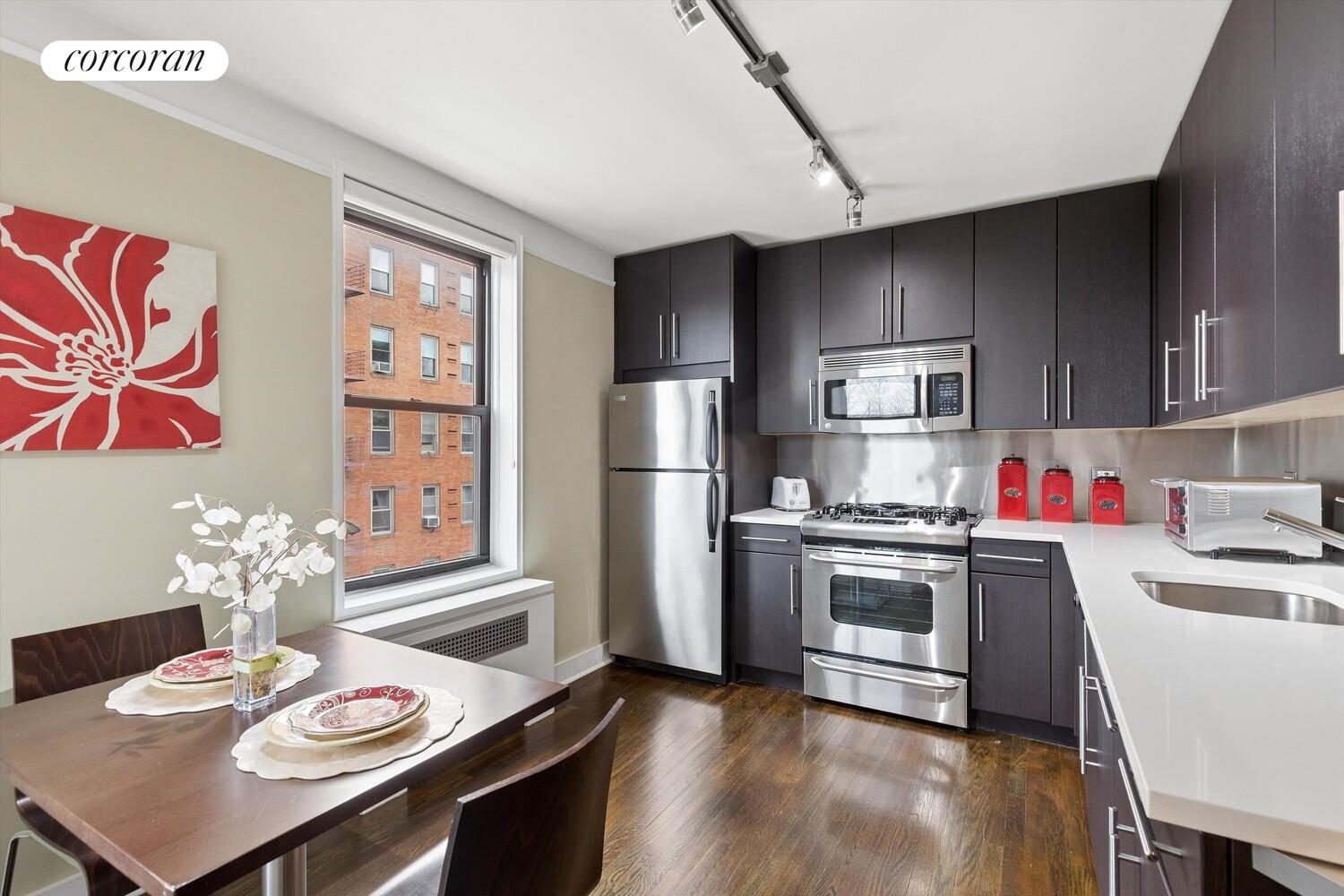 9511 SHORE Road #405, Fort Hamilton, Brooklyn, NY 11209 - Property photo 5 of 12