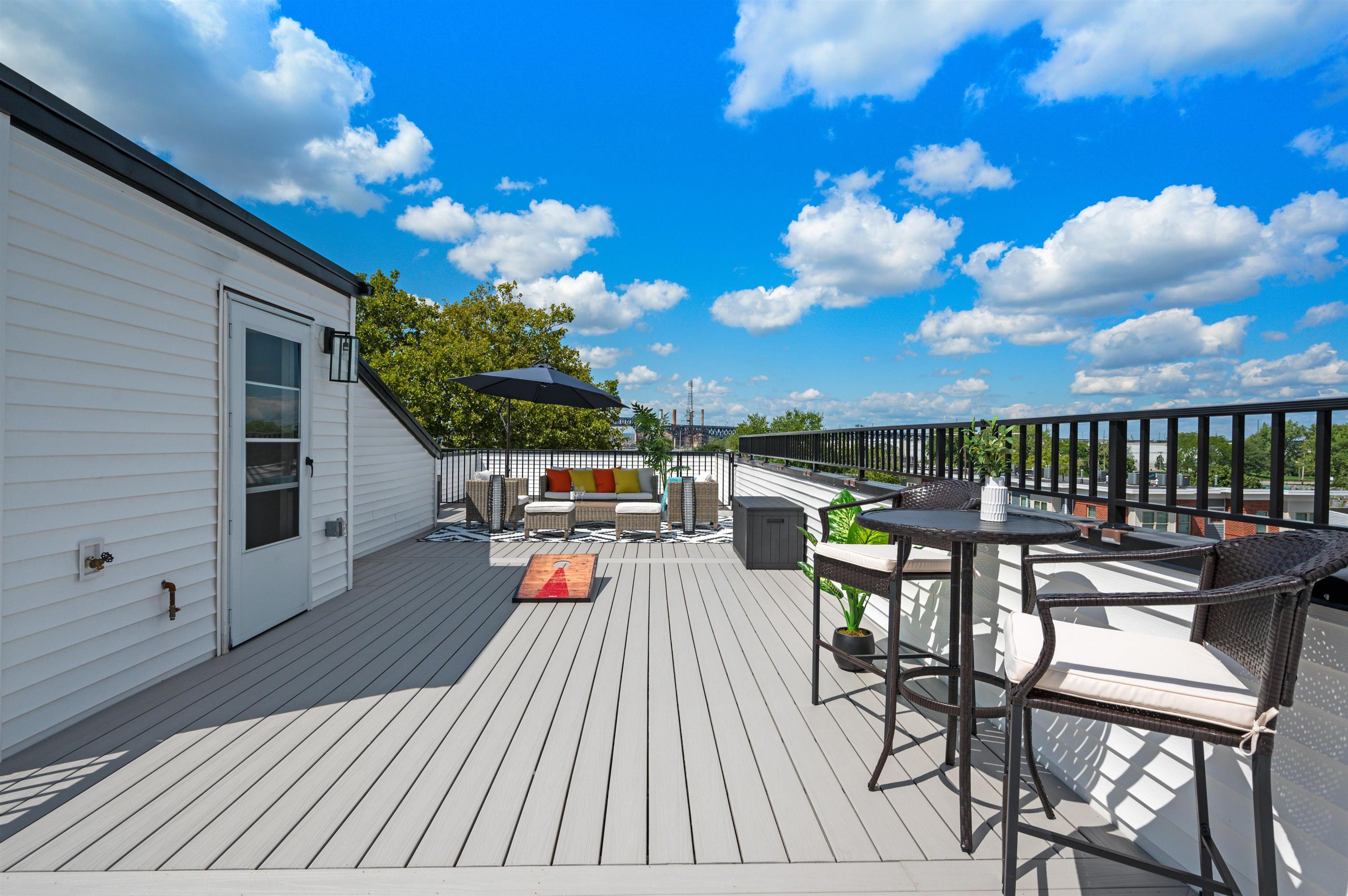 220 FREEMAN Avenue, Jersey City, JC Journal Square, NJ 07306 - Property photo 2 of 43