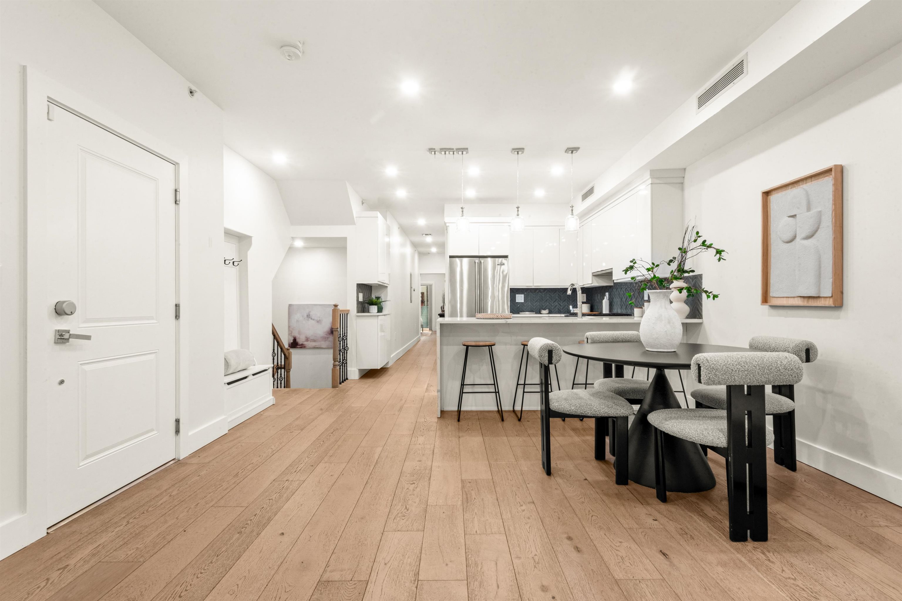 223 MONTGOMERY Street, Jersey City, JC Downtown, NJ 07302 - Property photo 2 of 17
