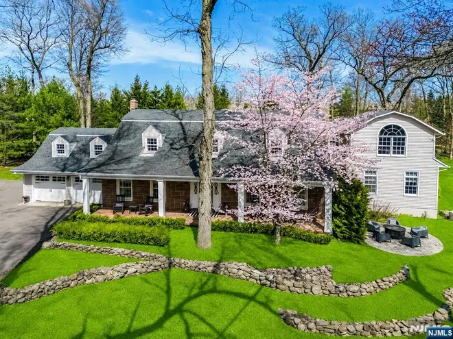 202 Chestnut Ridge, Saddle River, NJ 07458
