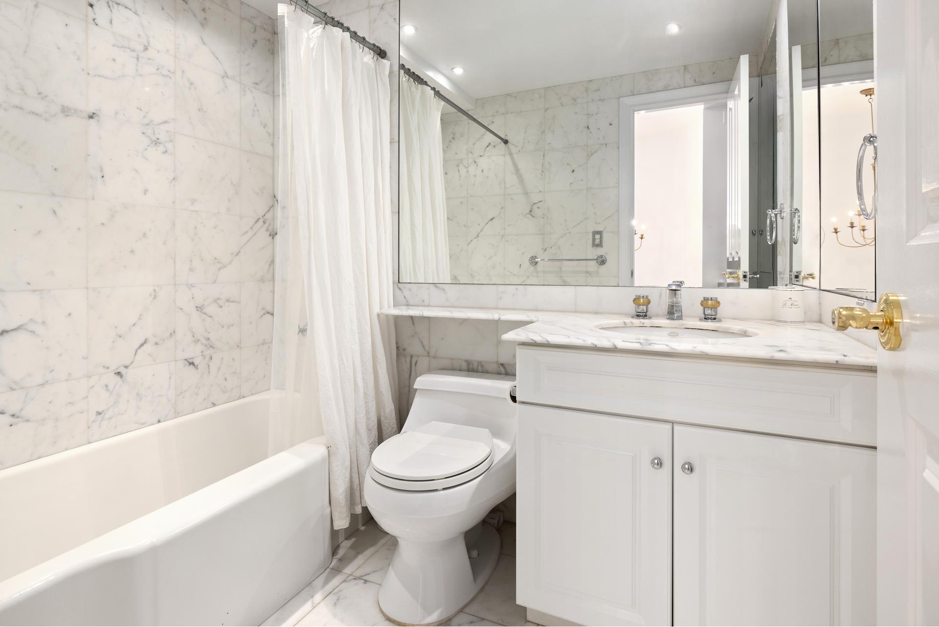 220 MADISON Avenue #11M, Midtown, Manhattan, NY 10016 - Property photo 5 of 10