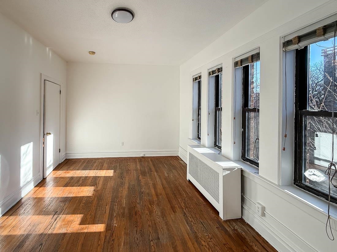 36 DUNCAN Avenue, Jersey City, JC Journal Square, NJ 07304 - Property photo 2 of 32