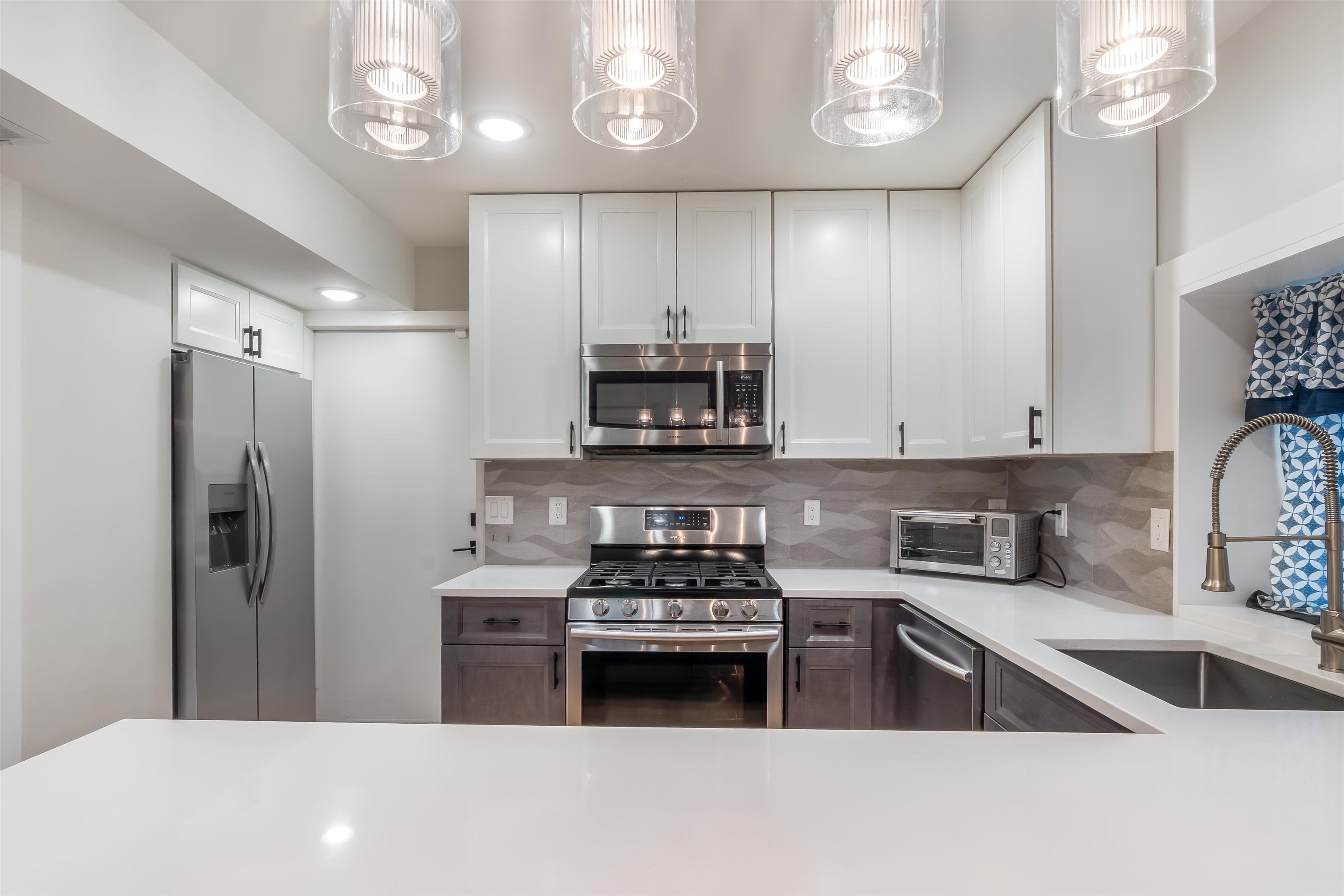 152 BEACH Street, Jersey City, JC Heights, NJ 07307 - Property photo 4 of 35