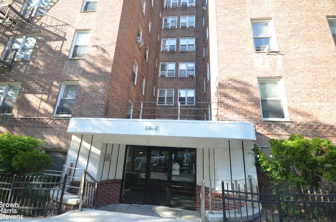 64-41 SAUNDERS Street #604, Rego Park, NY 11374