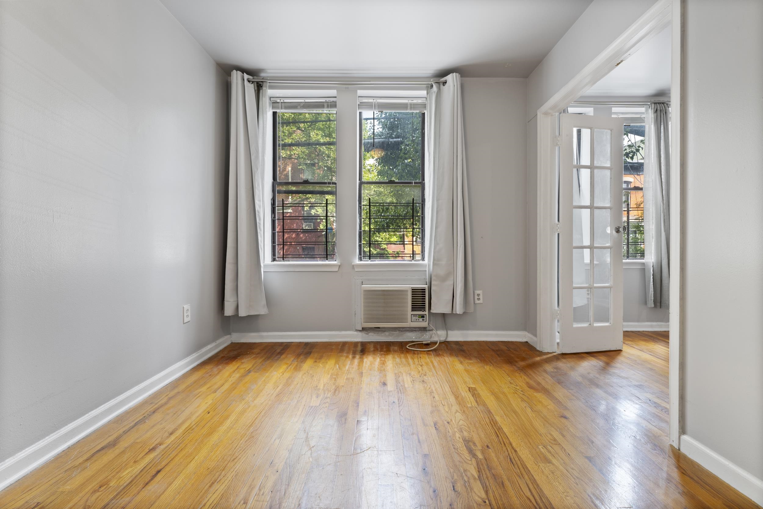 108 WALDO Avenue, Jersey City, JC Journal Square, NJ 07306 - Property photo 5 of 17
