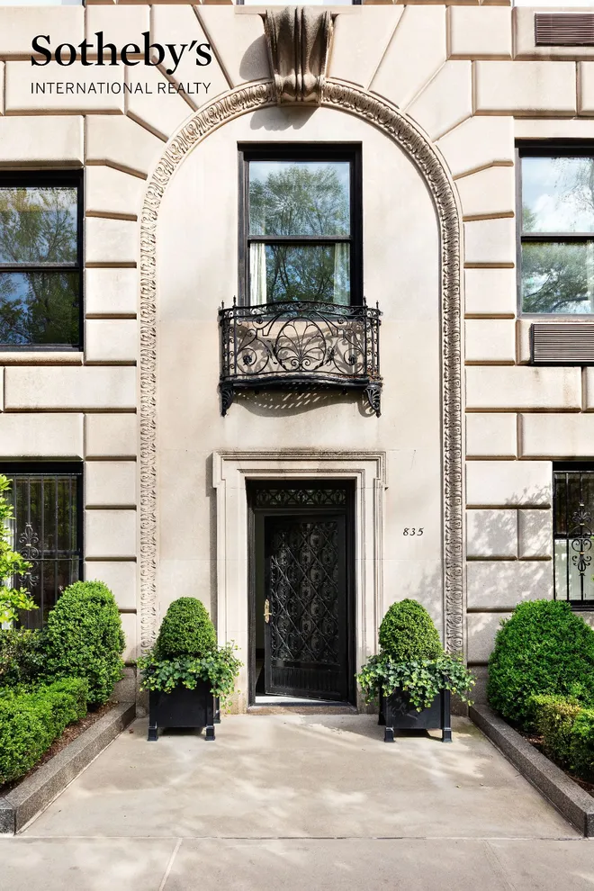 834 5th Avenue #MAIS-C, New York, NY 10065