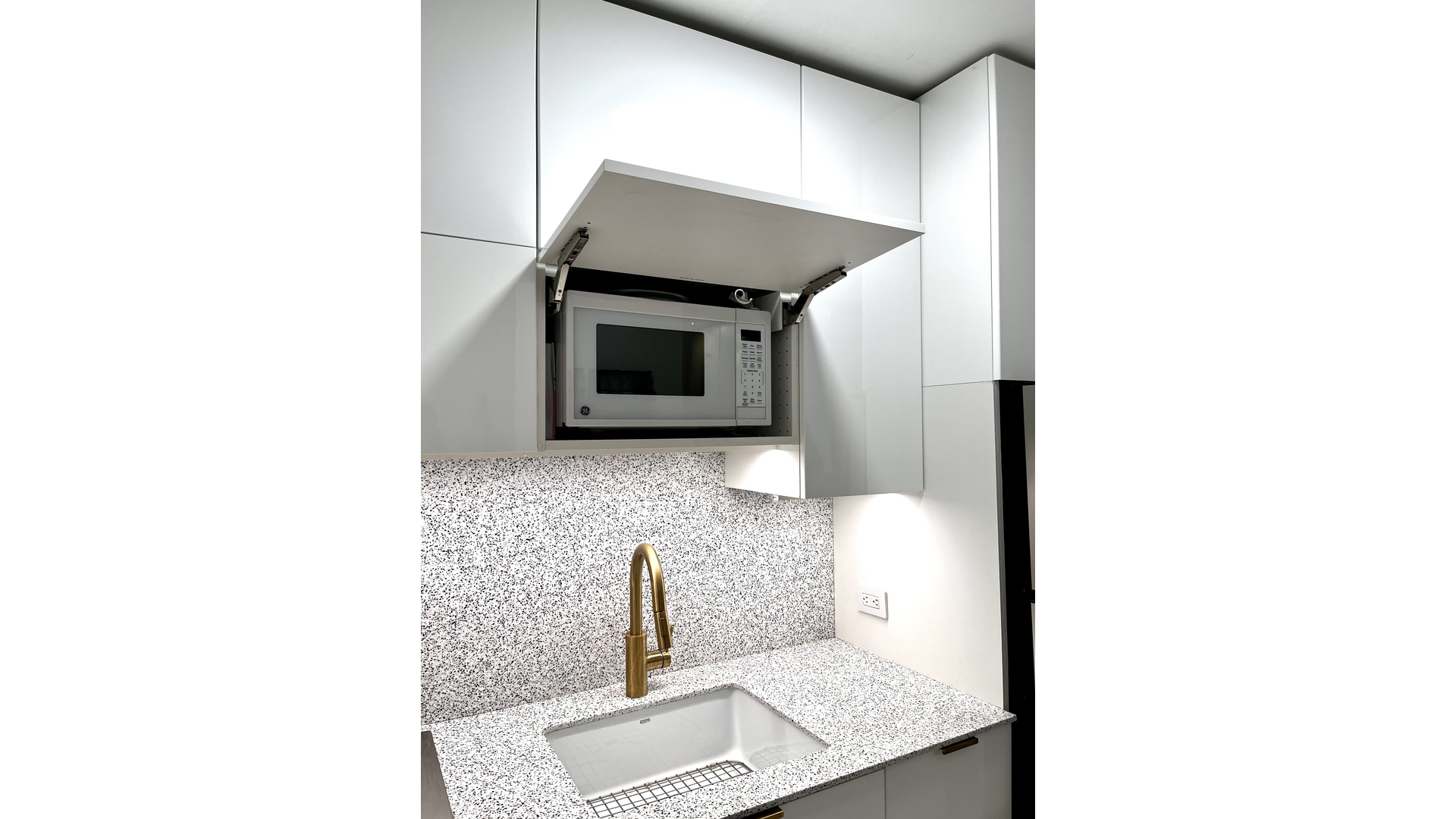 185 HALL Street #1109, Clinton Hill, Brooklyn, NY 11205 - Property photo 3 of 18