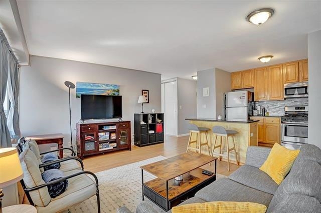 135 MONTGOMERY Street, Jersey City, JC Downtown, NJ 07302 - Property photo 5 of 19
