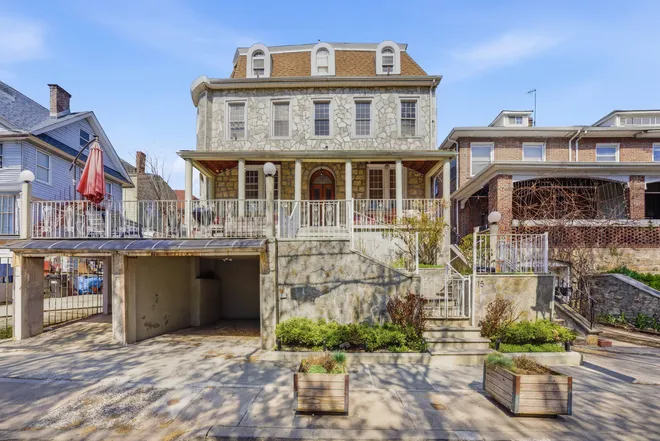 15 FORT CHARLES Place, New York, NY 10463