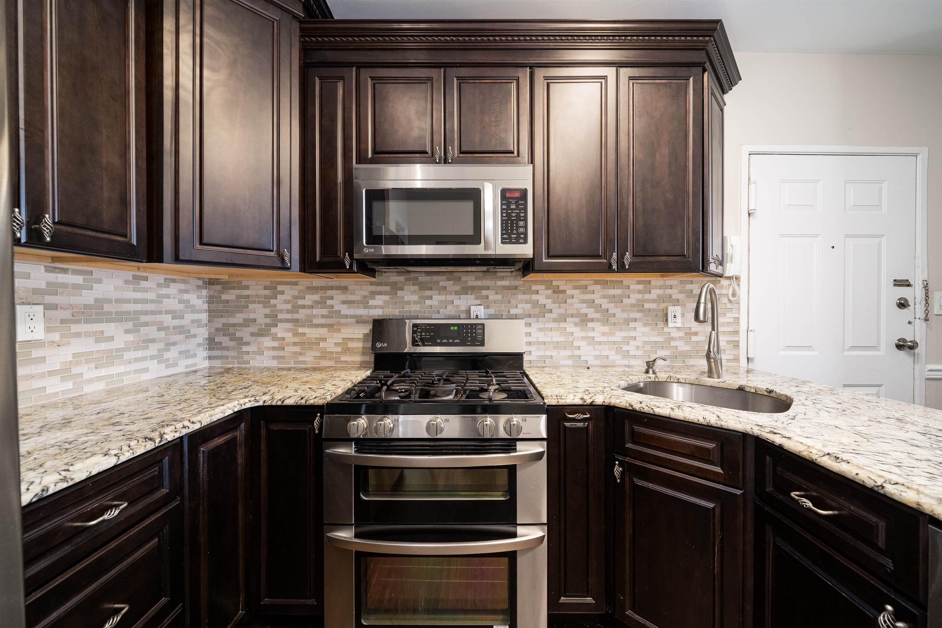 814 WILLOW Avenue, Hoboken City, Hoboken, NJ 07030 - Property photo 3 of 19