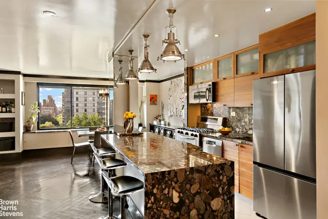 372 CENTRAL Park #10R, New York, NY 10025