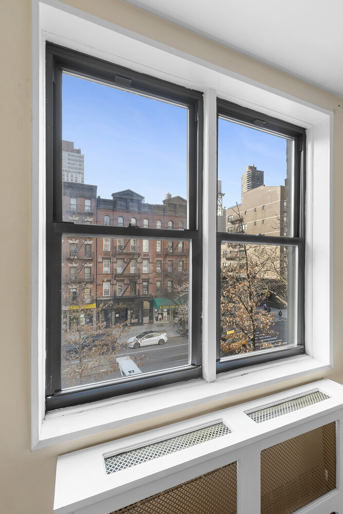 1420 YORK Avenue #4B, Lenox Hill, Manhattan, NY 10021 - Property photo 2 of 7